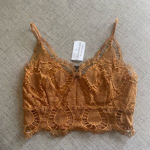 New Windsor crop top